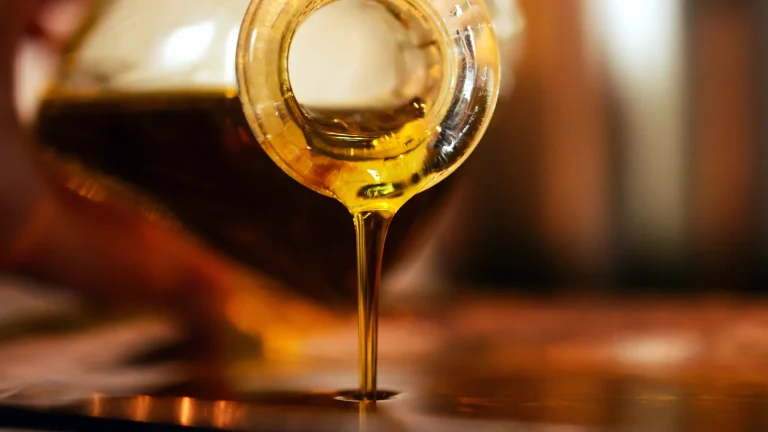 Read Customer Reviews Before Investing In THC Oil