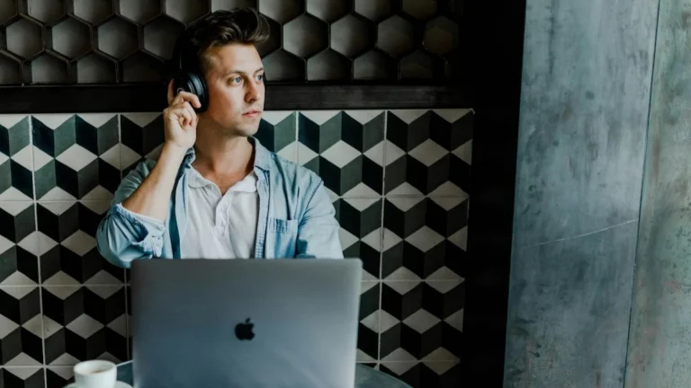 Employees using machine learning algorithms in contact center software can enhance their performance autonomously, providing more accurate responses over time.